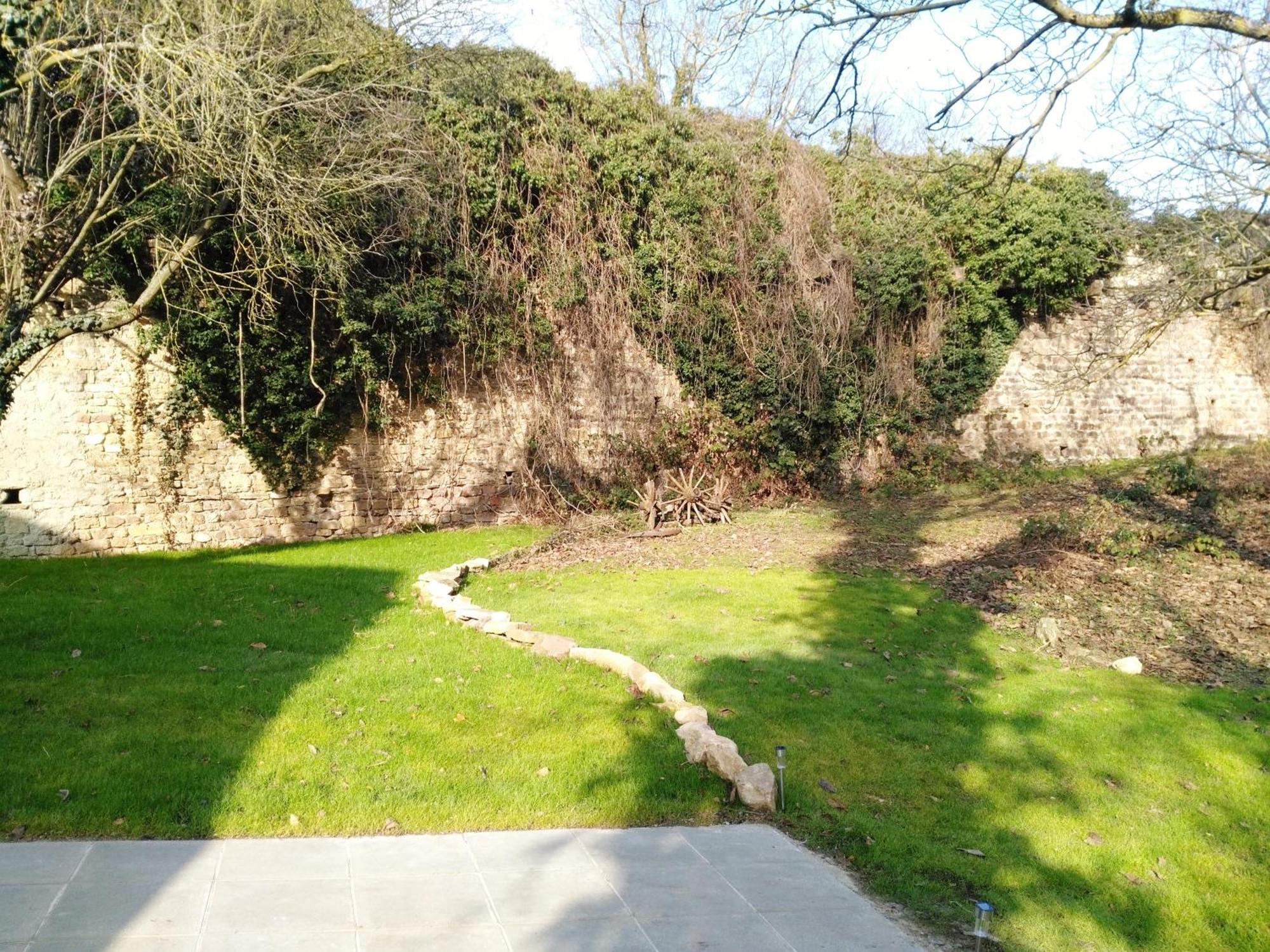 Joli F2 Indépendant Avec Jardin Privé *