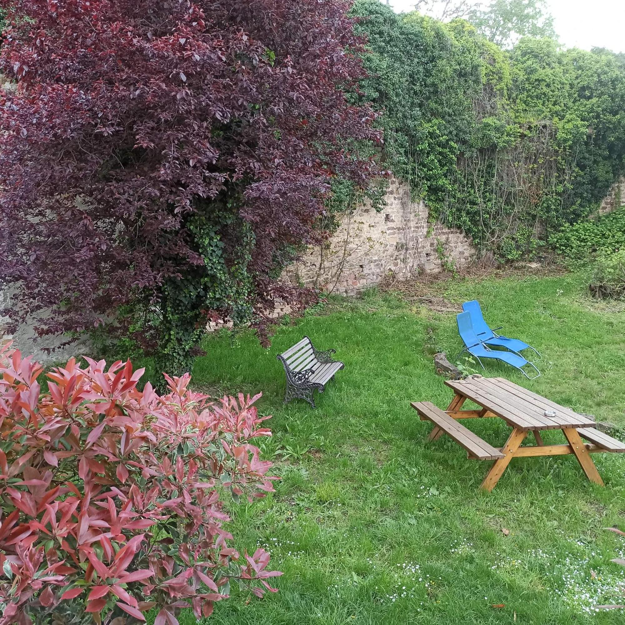 Joli F2 Indépendant Avec Jardin Privé *